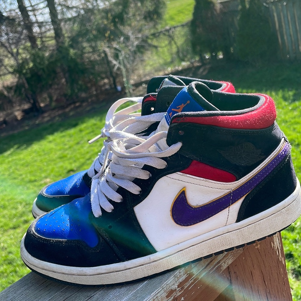 Nike Air Jordan 1 Mid Lakers Top 3